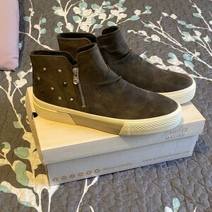 Blowfish NEW Dark Brown High-Tops with Green Soles